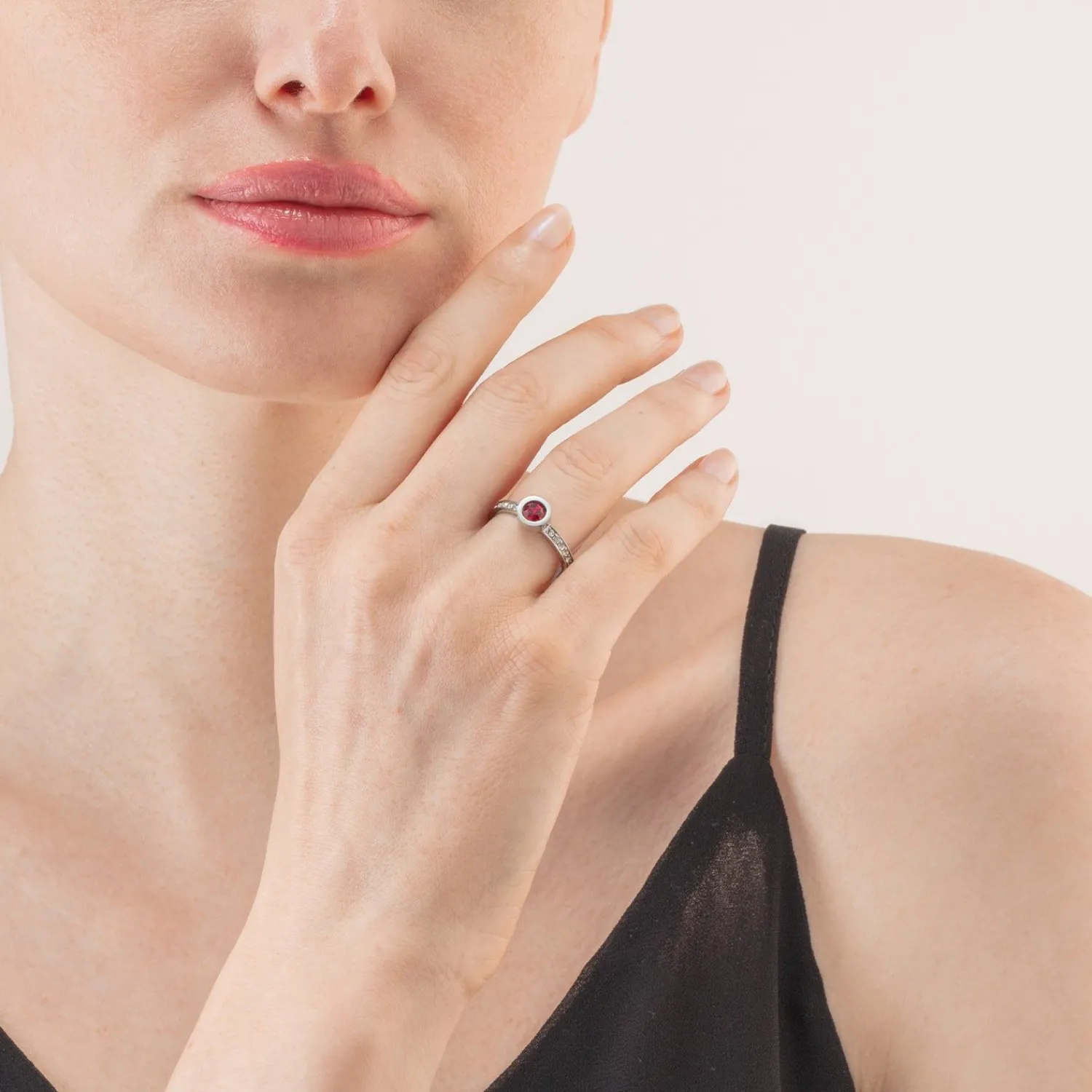 sparkling_dots_ring_silbe_1.webp COEUR DE LION Sparkling Dots Ring Silber Rot- Coeur Essentials